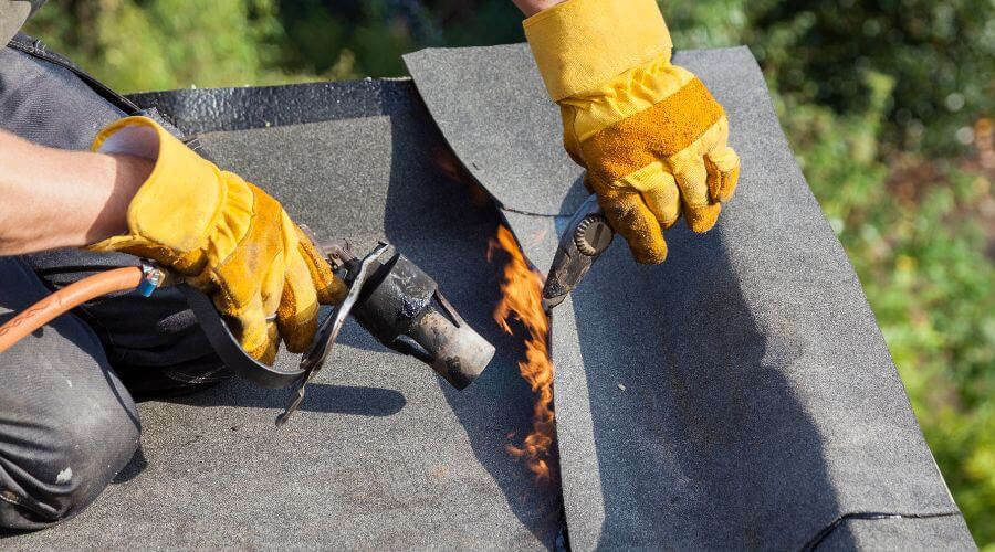 Professional gutter cleaning in Friars Point, MS